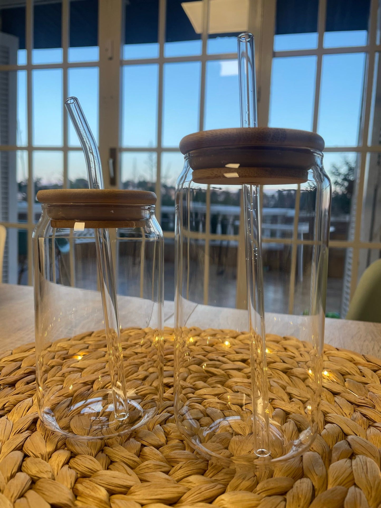 Vasos con tapa de bambú y pajita